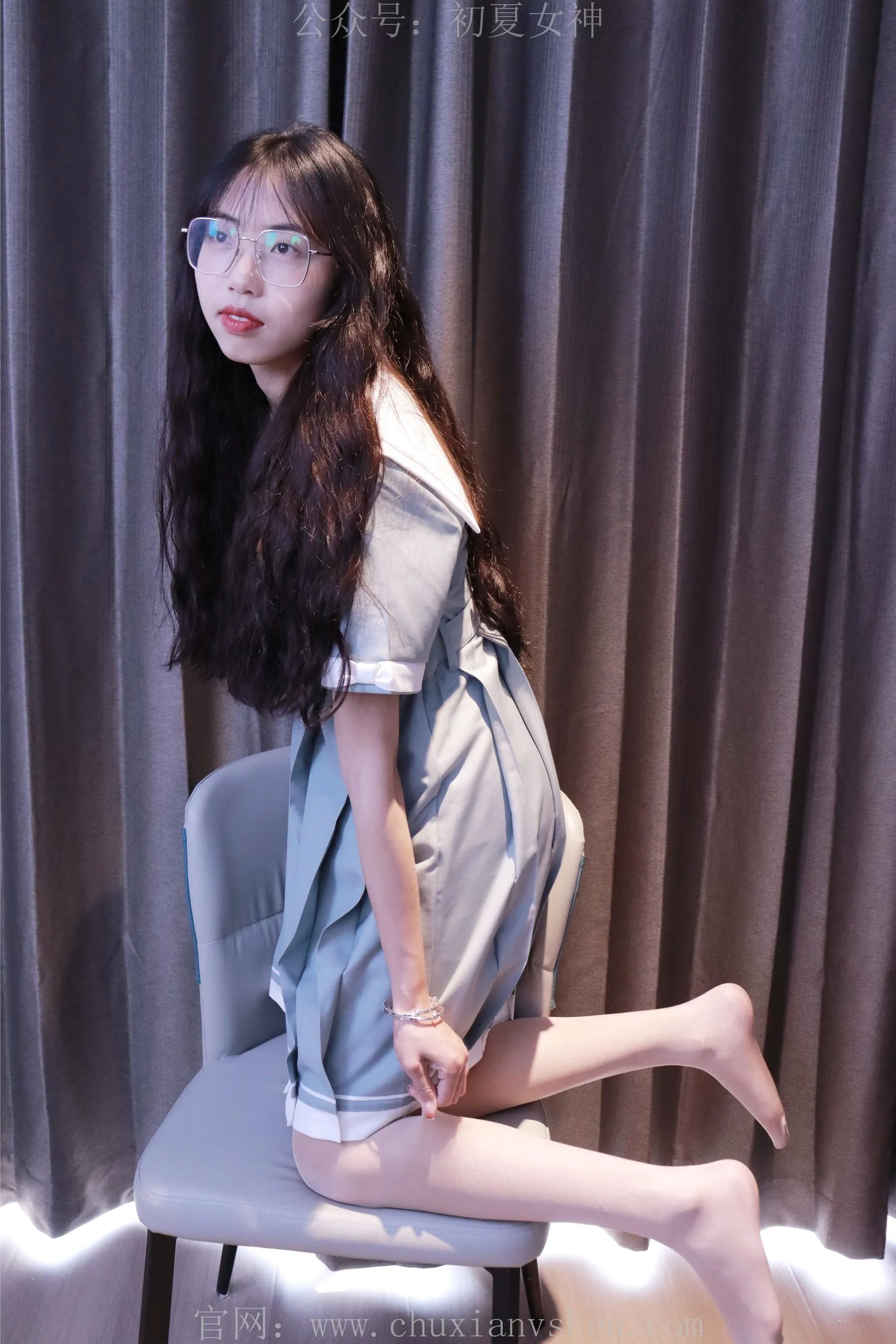 初夏女神 NO.008 雪糕 浅蓝色JK裙搭配小白鞋 [135P]插图3